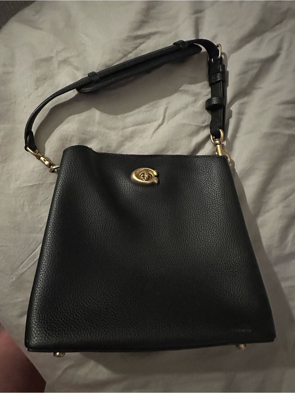 Coach Black Leather Shoulder Bag with Gold Turn lock Hardware 🔒